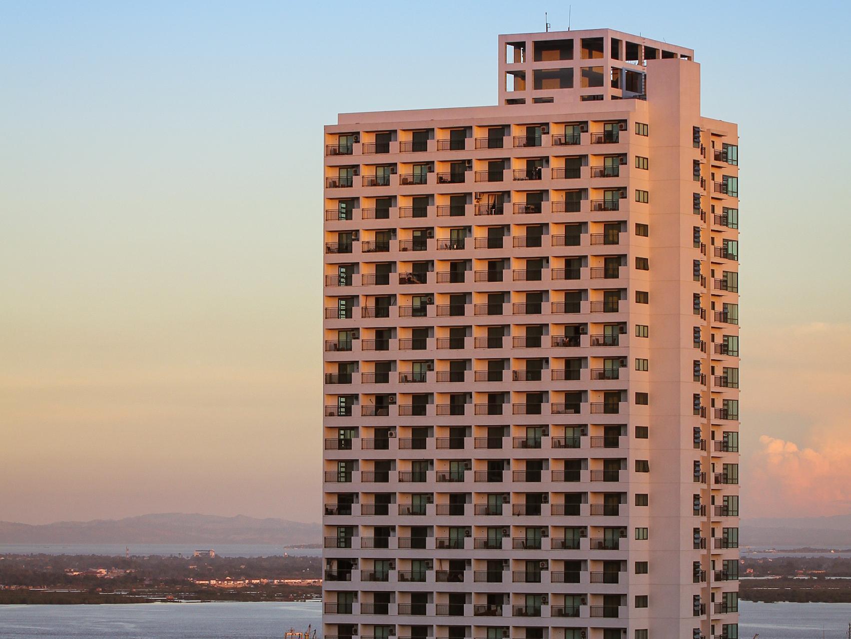 City Suites Ramos Tower Себу Экстерьер фото