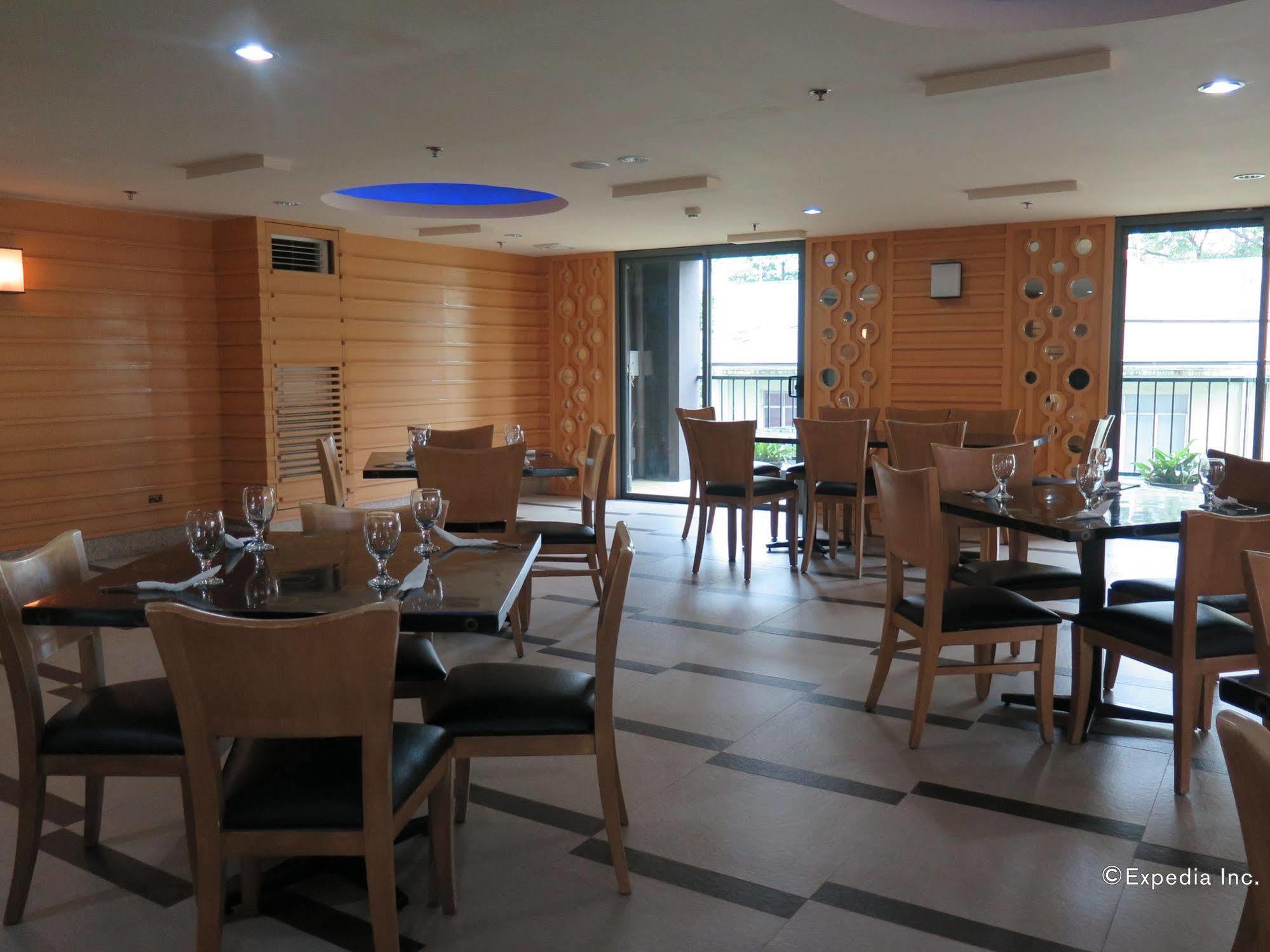 City Suites Ramos Tower Себу Экстерьер фото