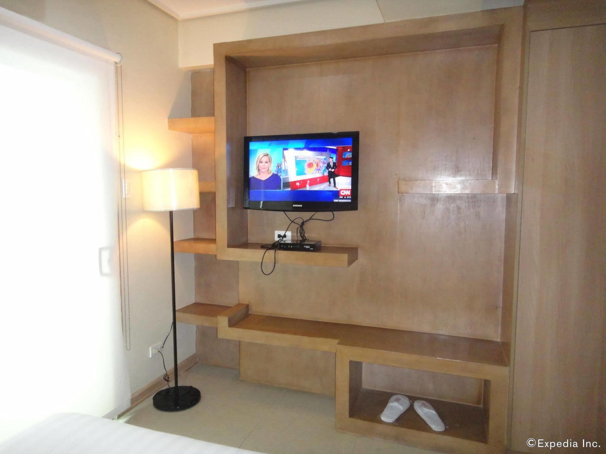 City Suites Ramos Tower Себу Экстерьер фото