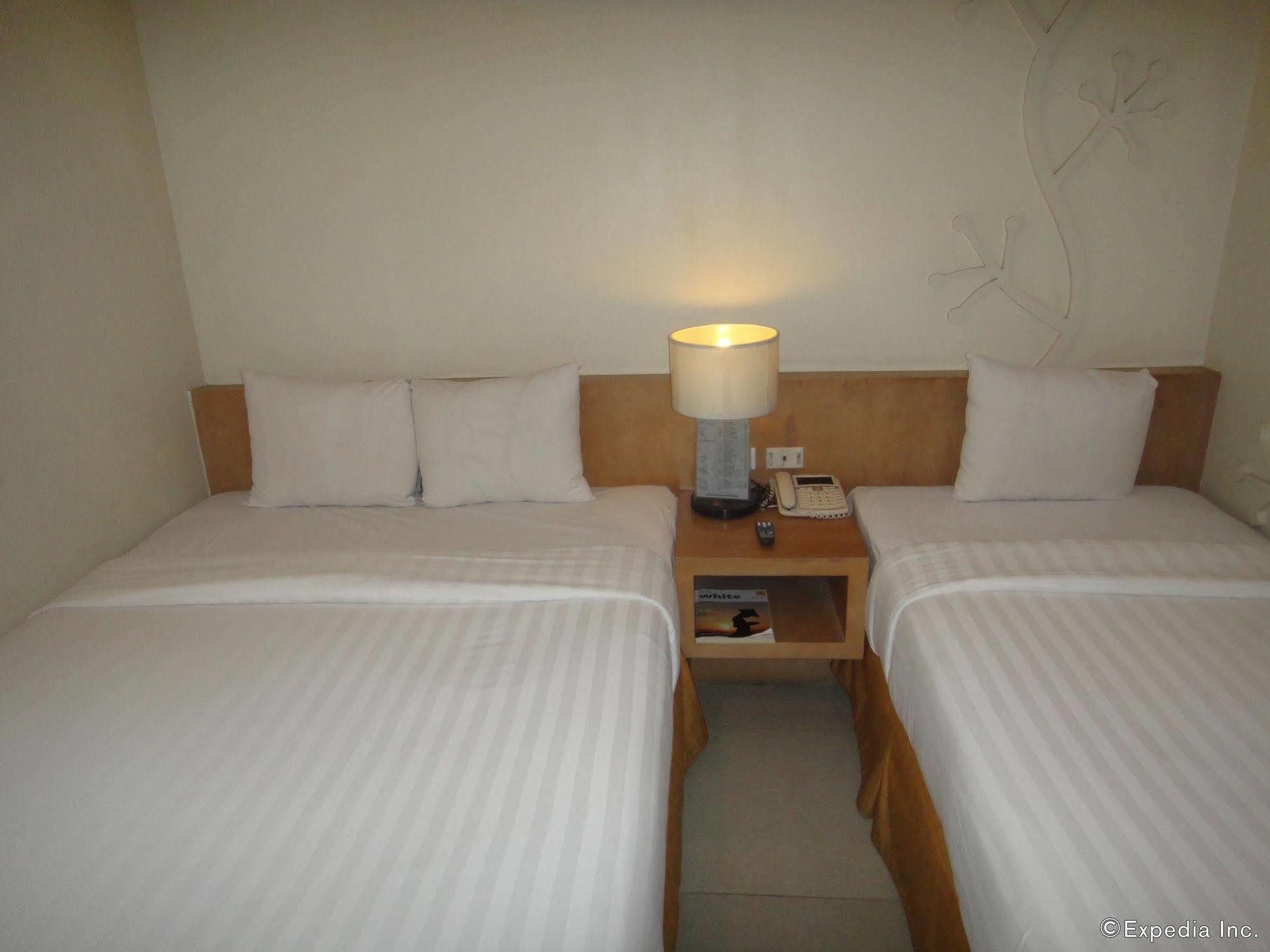 City Suites Ramos Tower Себу Экстерьер фото
