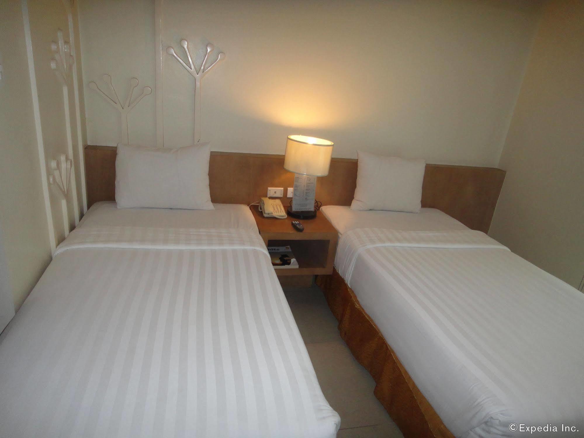 City Suites Ramos Tower Себу Экстерьер фото