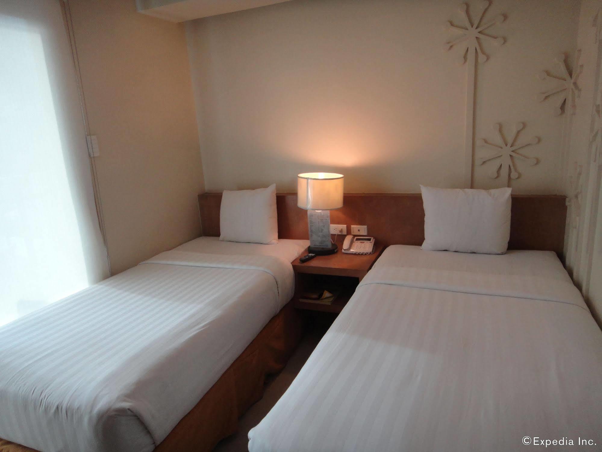 City Suites Ramos Tower Себу Экстерьер фото