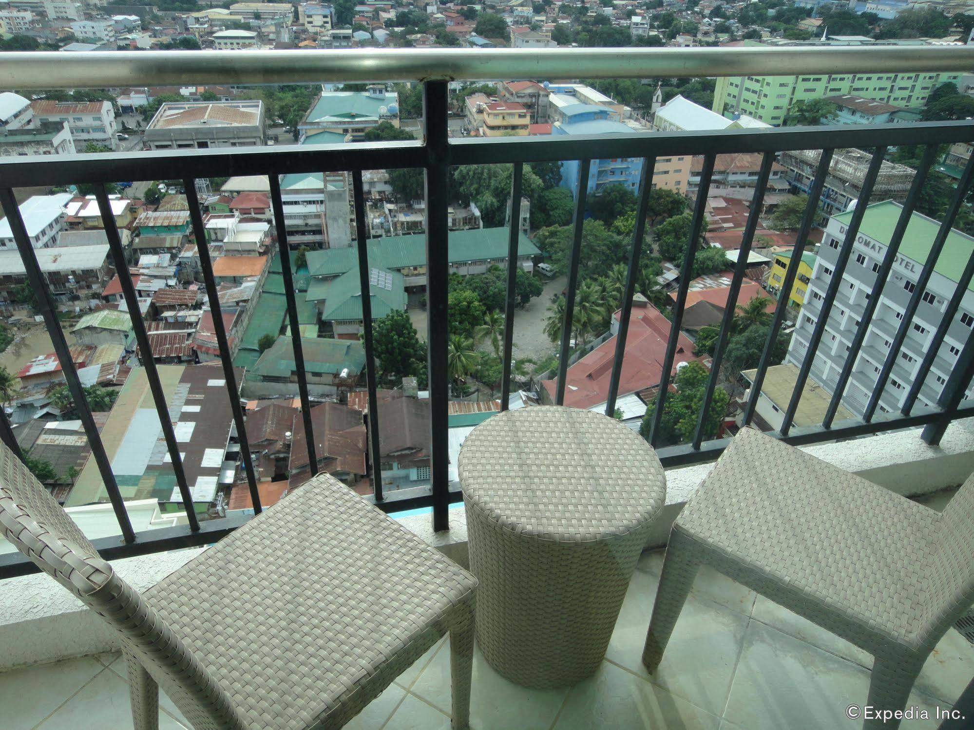 City Suites Ramos Tower Себу Экстерьер фото